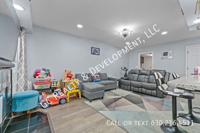 Building Photo - 100 Chatsworth Cir