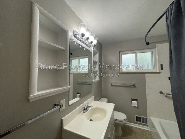Building Photo - 3540 S Corona St
