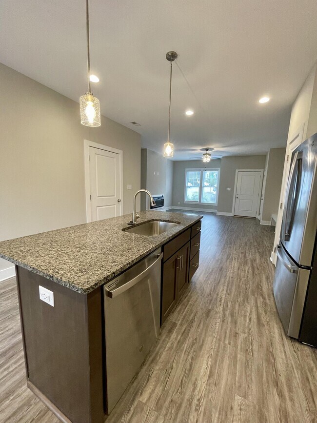 Building Photo - 93 Warwick Dr