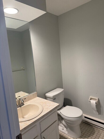 Building Photo - 234 Willow Springs