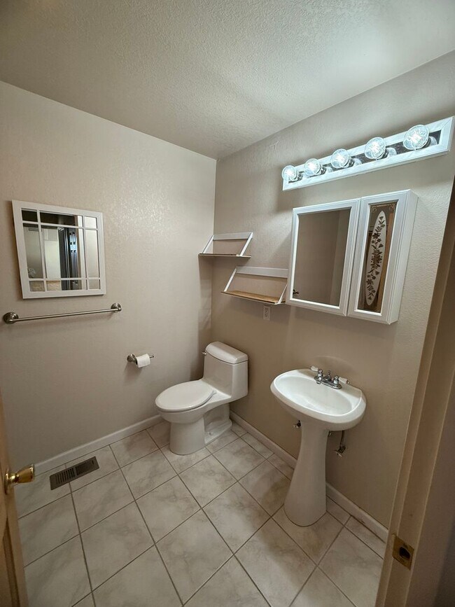 Building Photo - 1839 Melanie Ct