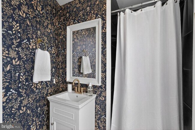 Building Photo - 150 Rhode Island Ave NW