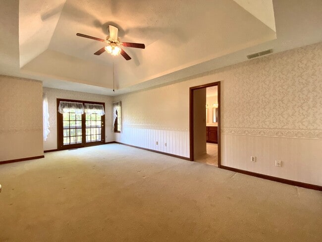 Building Photo - Available April 28th, 2026!