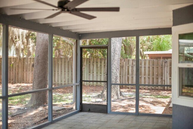 Building Photo - 3865 Donna Lynn Ln