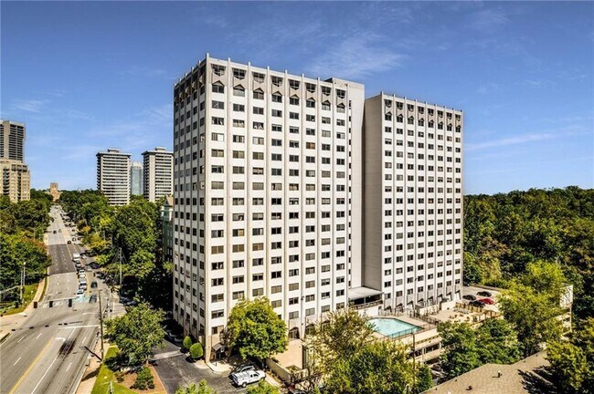 Building Photo - 2479 Peachtree Rd NE