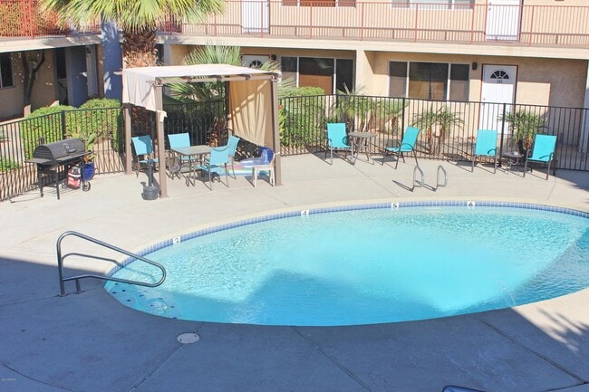 Building Photo - 1602 E Ocotillo Rd