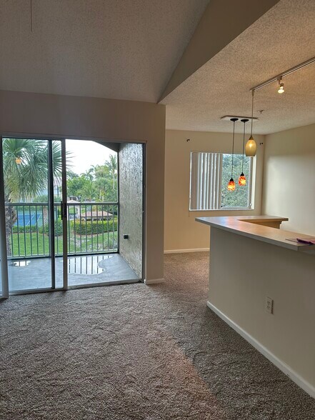Building Photo - 266 Village Blvd
