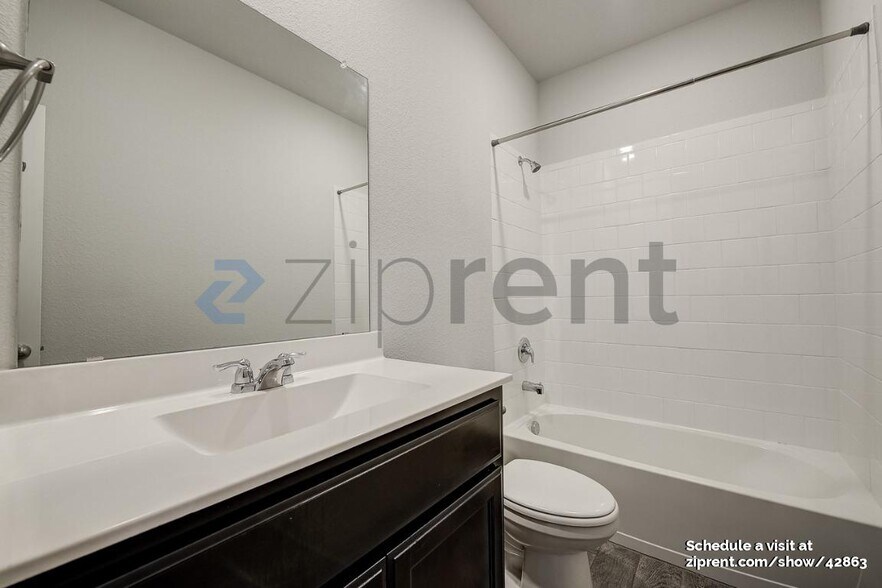 Building Photo - 9720 Fallston Dr