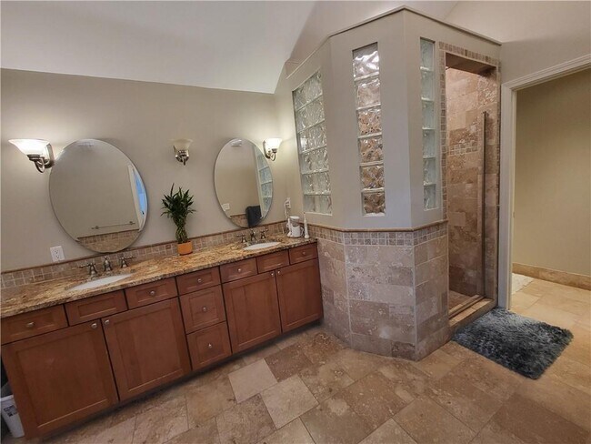 Building Photo - 363 Indian Hills Trail