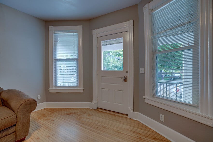 Building Photo - 538 W Wilson St