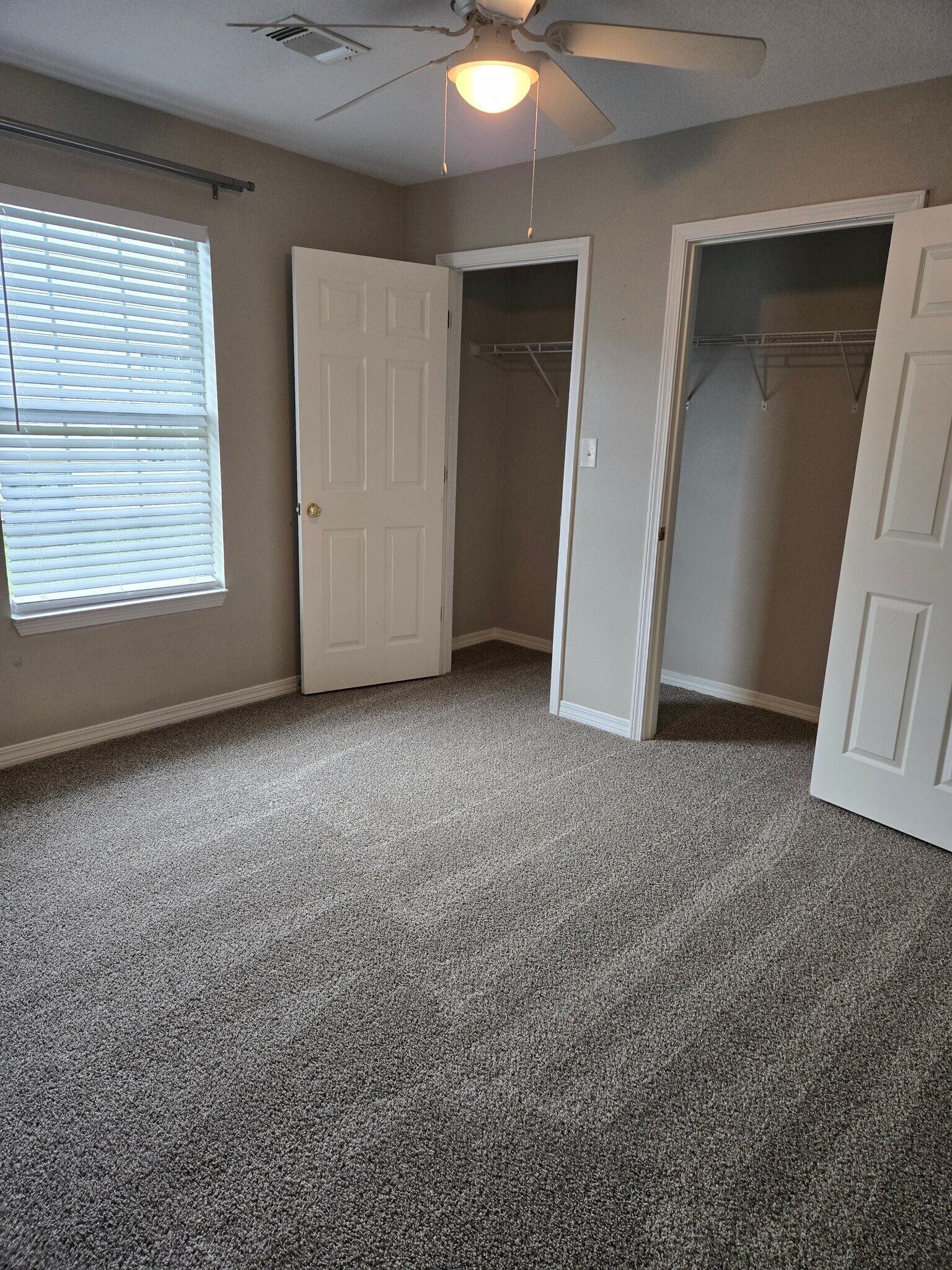 Building Photo - 15127 Deer Creek Dr