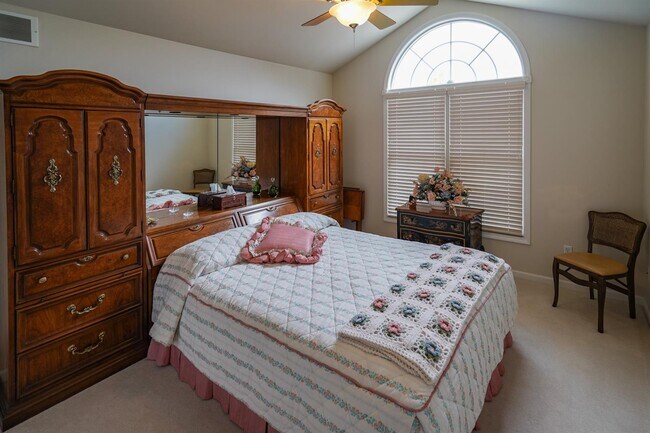 Building Photo - 276 Stone Glen Ct