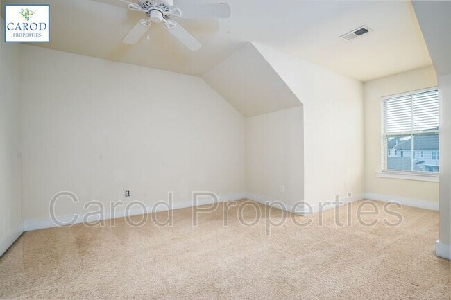 Building Photo - 3840 Willow Green Pl