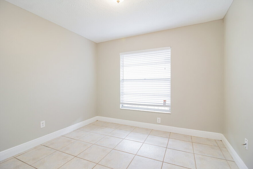Building Photo - 1264 Rising Sun Blvd