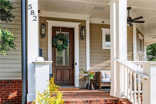 Building Photo - 582 St Charles Ave NE