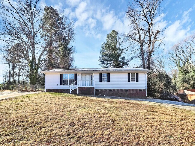 Building Photo - Newly renovated home - 3 Bed/2 Bath