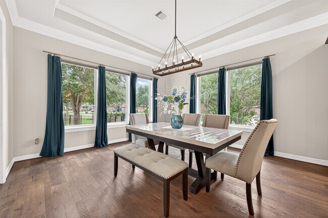 Building Photo - 32607 Wingfoot Cir