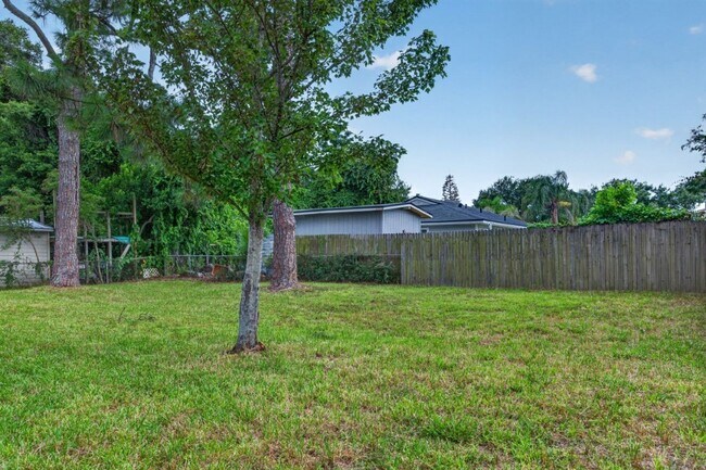 Building Photo - 87 Saratoga Cir S