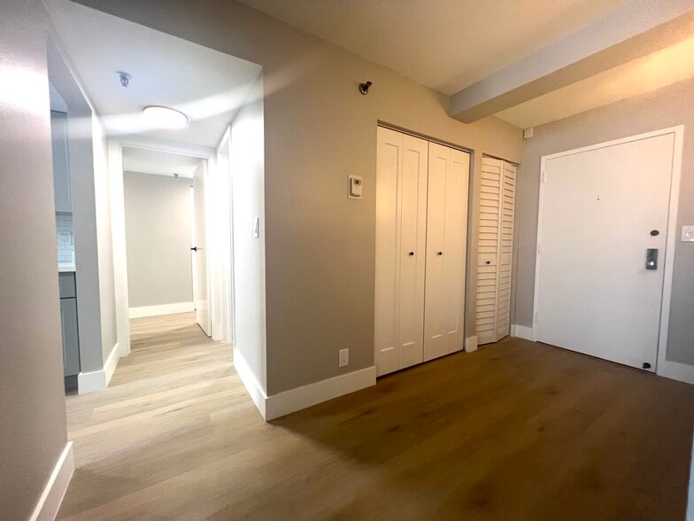 Building Photo - 2401 Collins Ave