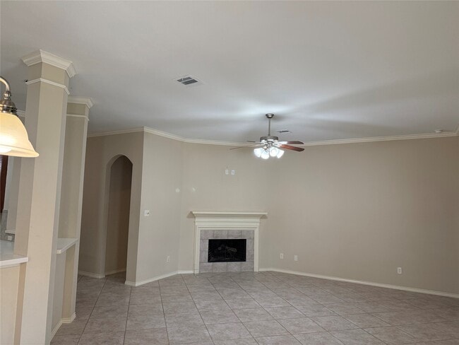 Building Photo - 6914 Sunflower Grove Dr