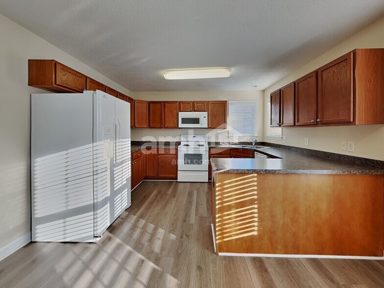 Building Photo - 5073 Natalie Temple Ln