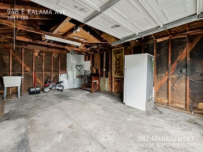 Building Photo - 948 Kalama Ave