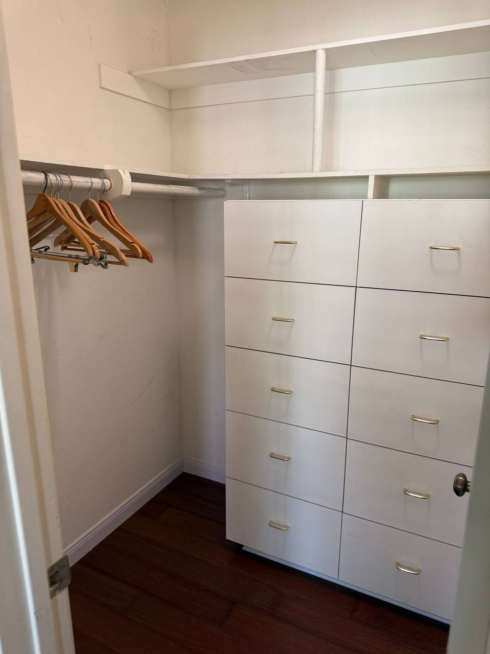 Building Photo - 21620 Burbank Blvd