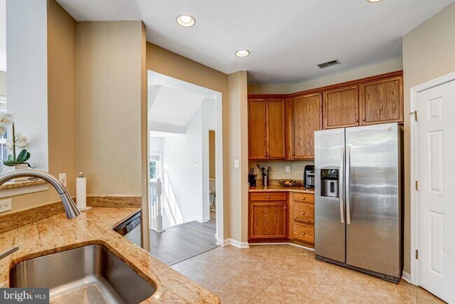 Building Photo - 8535 Wyngate Manor Ct