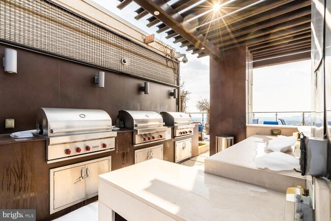 Building Photo - 851 N Glebe Rd