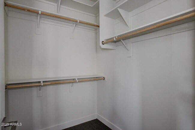 Building Photo - 4708 E Daley Ln