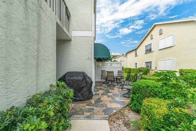 Building Photo - 154 Waterside Dr