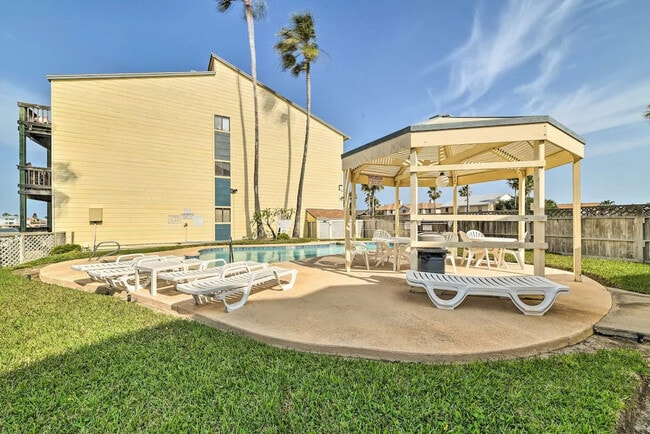 Building Photo - 15425 Fortuna Bay Dr