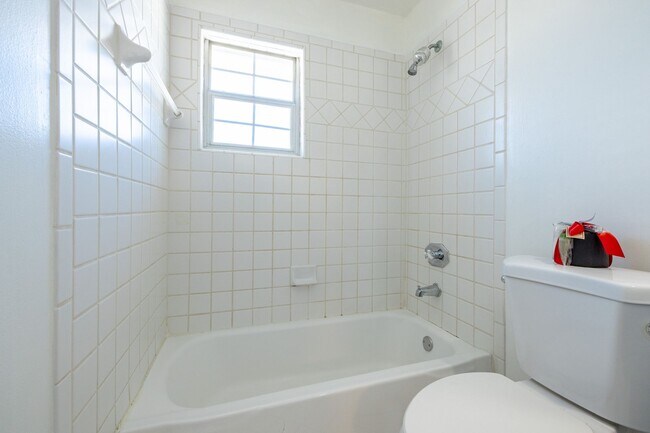 Building Photo - Peachtree Hills Court, Act fast! Reduced rent and zero admin fees — available for a limited time ...