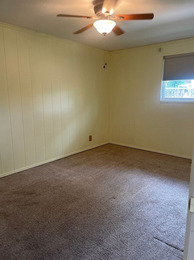 Building Photo - Cute 2 Bedroom Condo in Great Sparks location