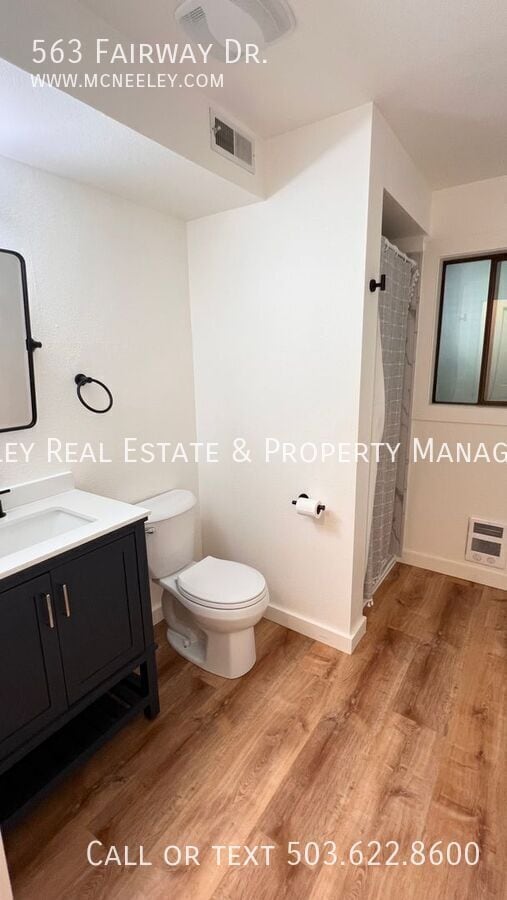 Building Photo - 563 Fairway Dr