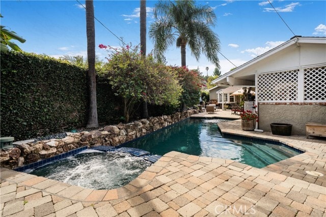 Building Photo - 4571 Canoga Dr
