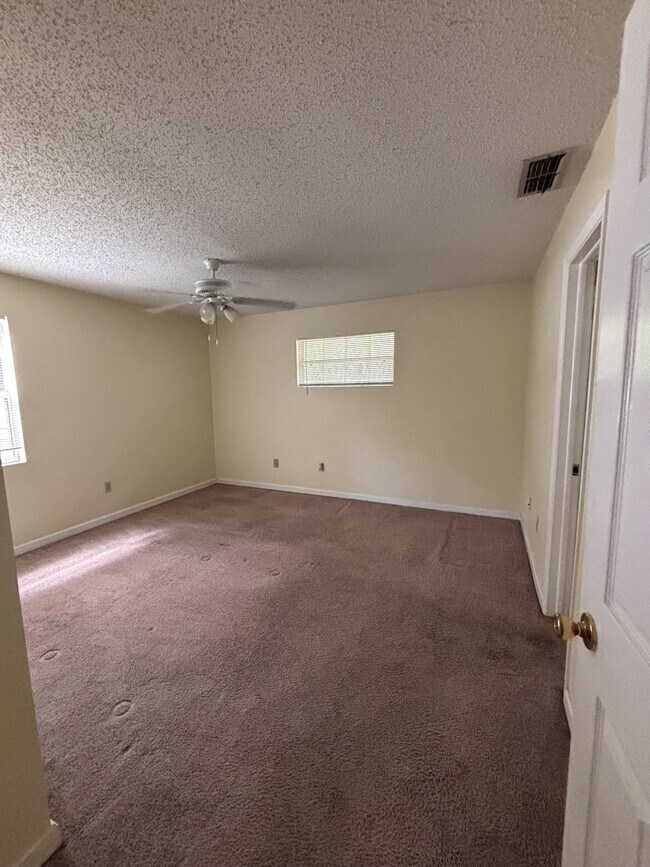 Building Photo - 8075 W Homosassa Trail