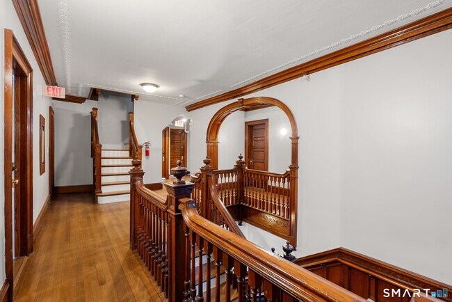 Building Photo - 360 Farmington Ave