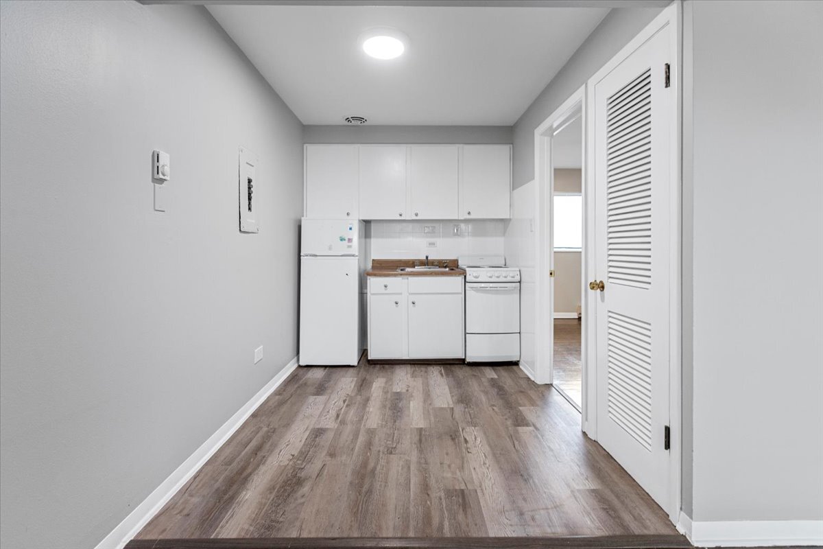 Building Photo - 6212 W 64th Pl