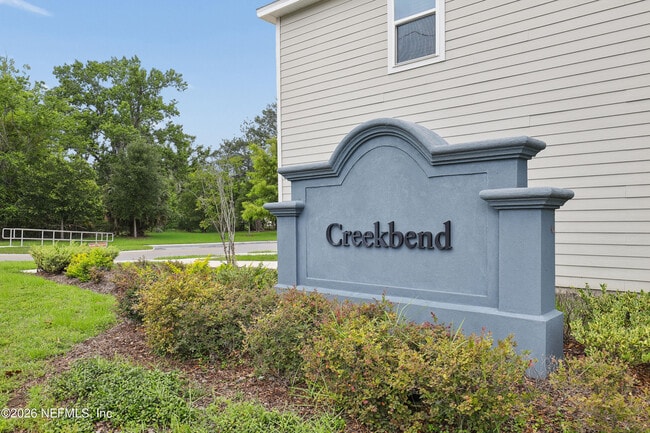 Building Photo - 5988 Creekside Crossing Dr
