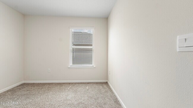 Building Photo - 7208 Madison Sq Dr