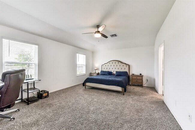 Building Photo - 3041 Emerald Ocean Dr