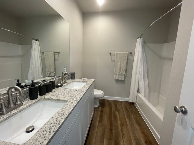 Building Photo - Brand New 3 BR/2 BA Home in Corsicana!