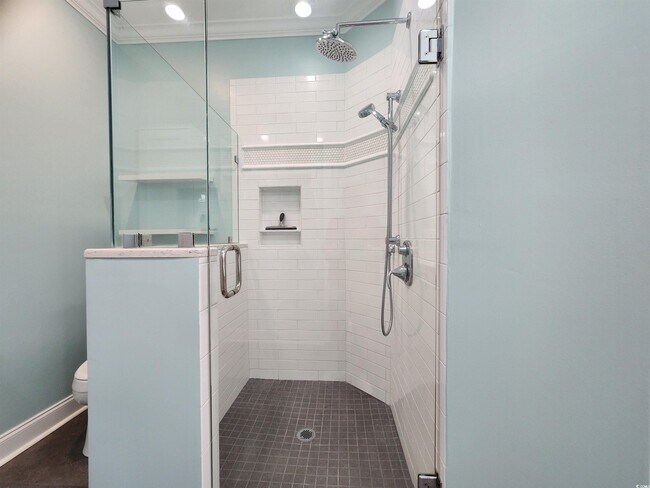 Building Photo - 613 Golden Bear Dr