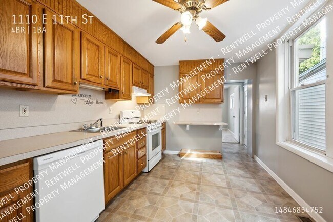 Building Photo - Available Now! 4 Bedroom Townhome in Eddys...