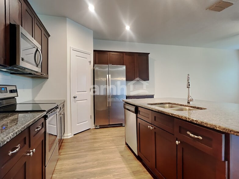 Building Photo - 8193 Golden Bamboo Dr