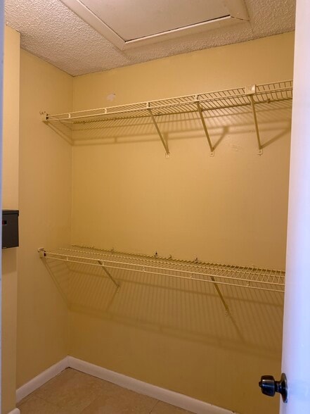 Building Photo - 2521 NW 56th Ave