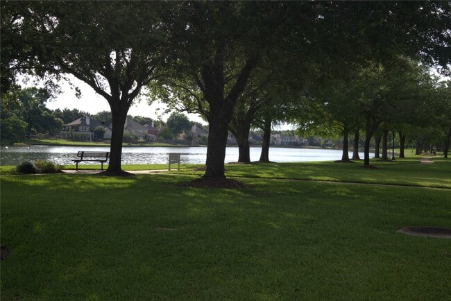 Building Photo - 1839 Lakewinds Dr