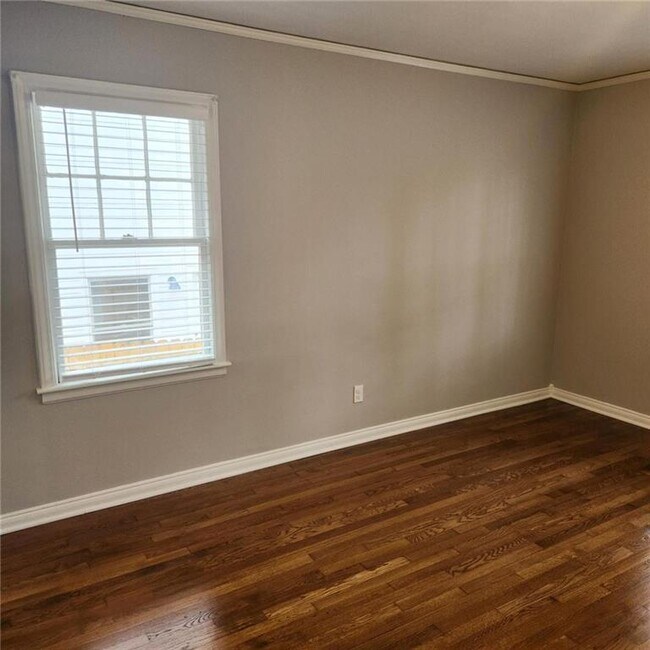 Building Photo - 1049 Ormewood Ave SE