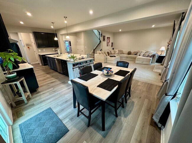 Building Photo - 203 Braeburn Dr